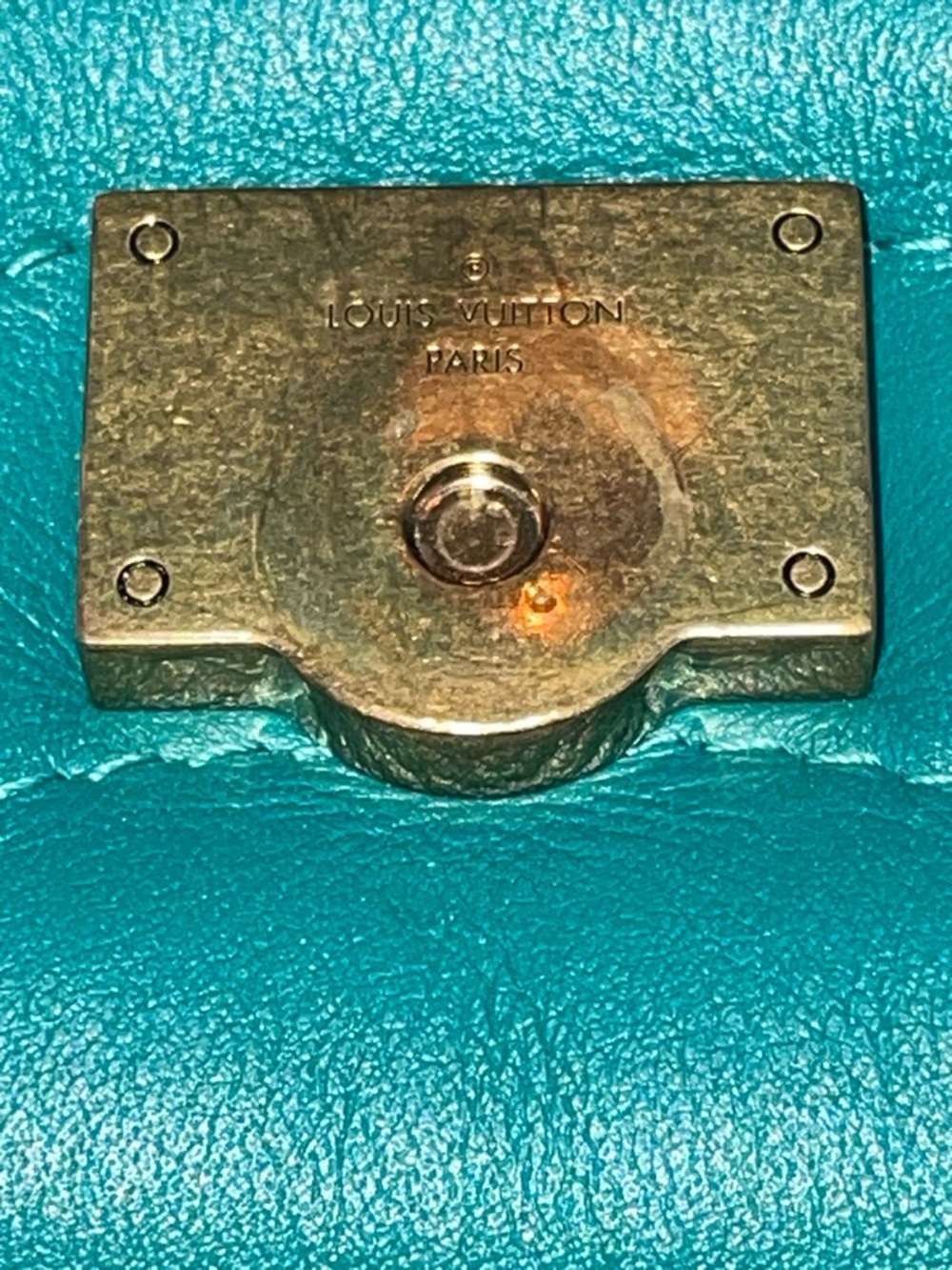 💚✨Louis Vuitton Teal Quilted Leather Bag✨💚 - Picture 14 of 17